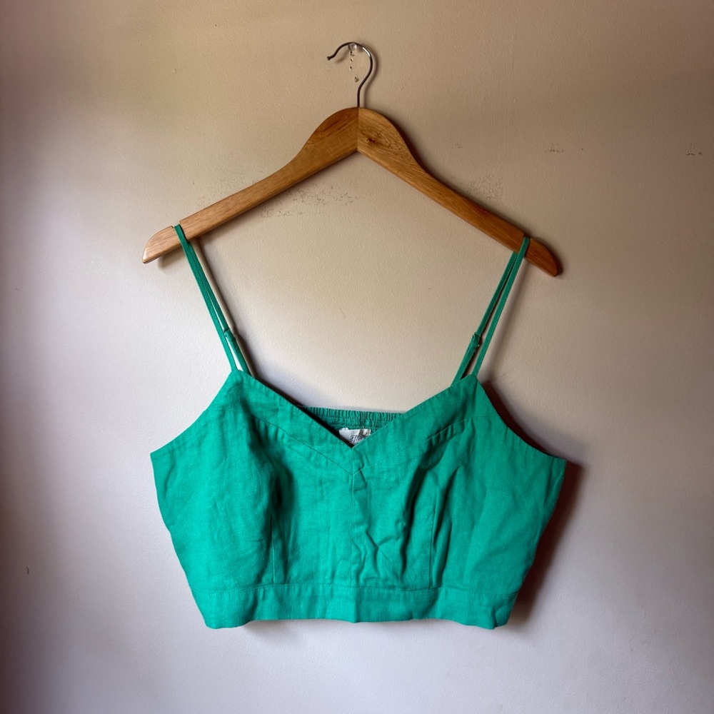 Universals Thread Cropped Tank